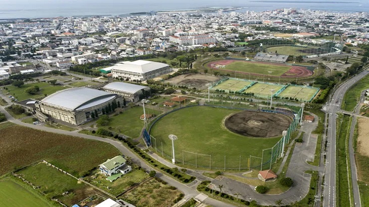 千葉ロッテマリーンズの沖縄春季キャンプ場：石垣市中央運動公園野球場（ロートスタジアム石垣）